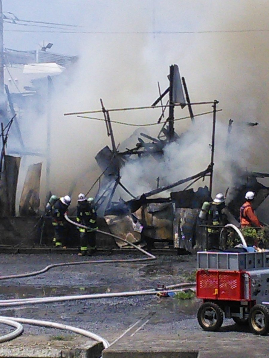 川崎 火事 ドコ 東洋埠頭川崎支店で火災、近隣に延焼